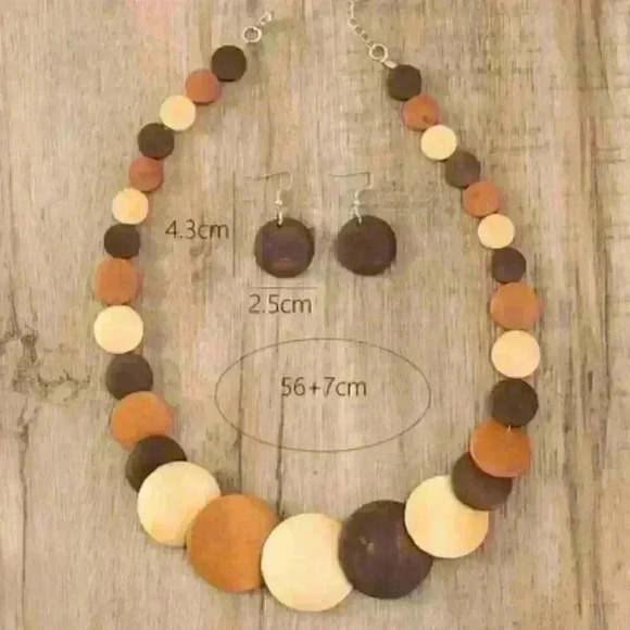 New Bohemian Style Circular Jewelry Set - Necklace and Earrings - Picture 3 of 3